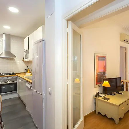 Apartment Filmoteca Sarria 1- Wifi Quiet Bright Comfi *