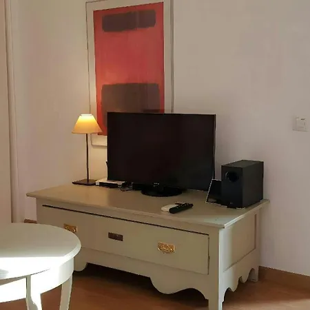 Filmoteca Sarria 1- Wifi Quiet Bright Comfi Apartment *